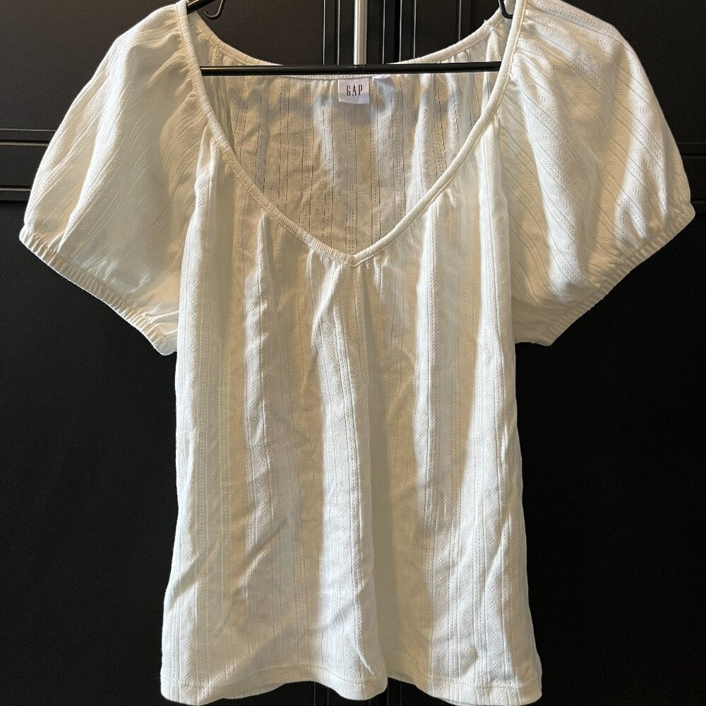 NWOT Gap White T-shirt Subtle Pattern Romantic Sleeves XL